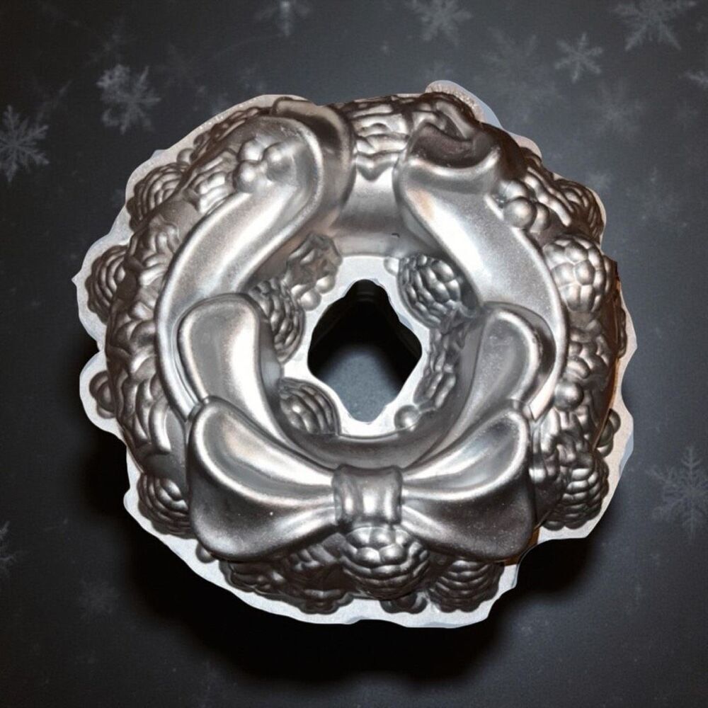 Nordic Ware Holiday Wreath Silver Cake Pan